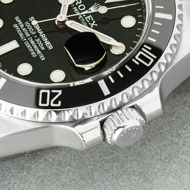 Rolex Submariner 116610 LN Image 2